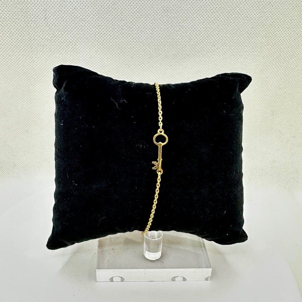 Gold Plated Key Charm Bracelet With Adjustable Chain Delicate Design 8-9 Inches